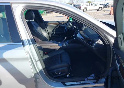 2019 BMW 530I xDrive z USA, uszkodzony, nr VIN WBAJA7C53KG911819